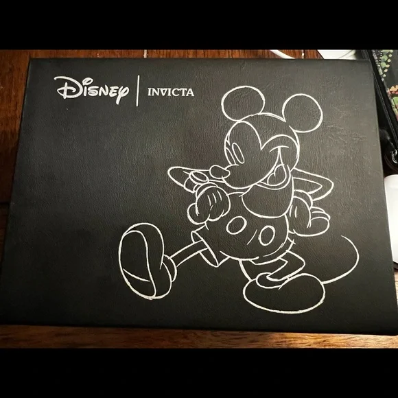 Invicta Disney - Mickey Mouse 24752 Women's Quartz Watch - 40mm - Picture 7 of 8